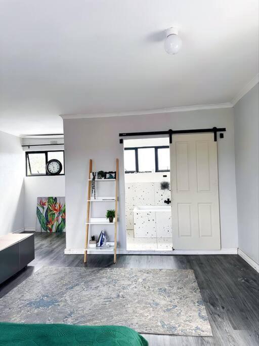 Urban Sleek Haven Dual * Cape Town